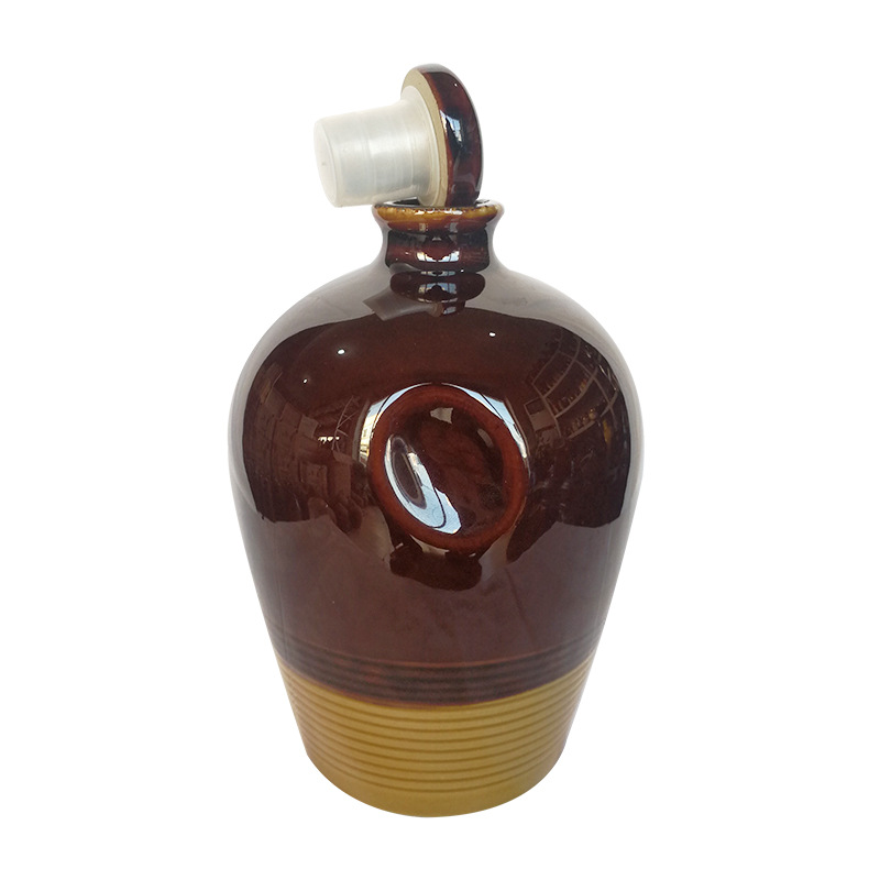 Factory Direct Sales of Antique-Style Ceramic Wine Bottles, 0.5kg Wine Jar Packaging Supply Wholesale, Hand-Held Bottles, Earthenware, Celadon