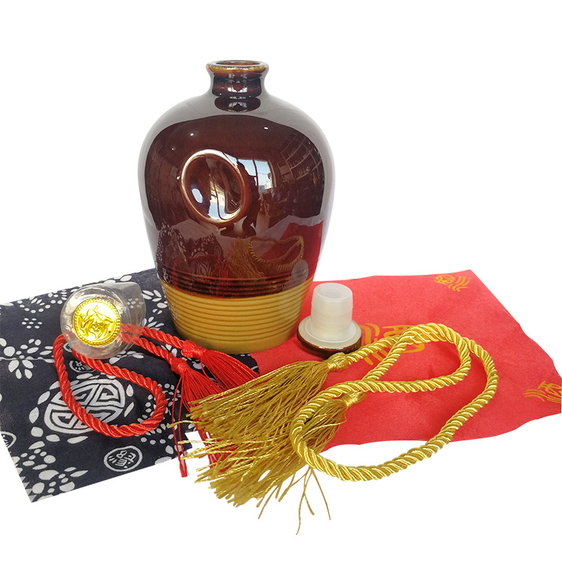 Factory Direct Sales of Antique-Style Ceramic Wine Bottles, 0.5kg Wine Jar Packaging Supply Wholesale, Hand-Held Bottles, Earthenware, Celadon