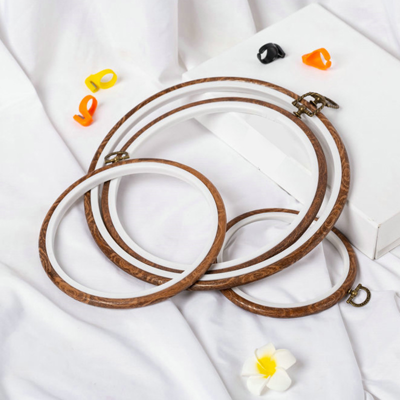 Creative retro multi-specification imitation wood embroidery tension wholesale embroidery hand cross stitch auxiliary tools manufacturers in stock