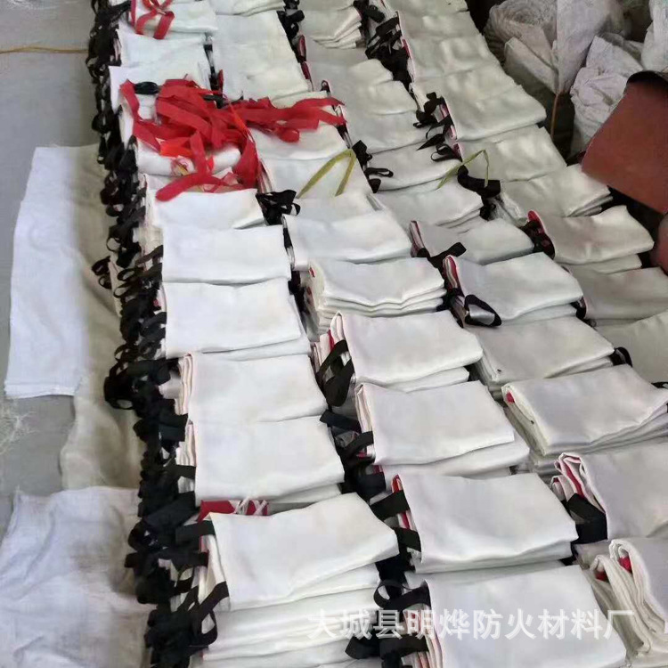 Fire blanket Fire blanket Electric welding protective blanket asbestos quilt ceramic fiber coil protection