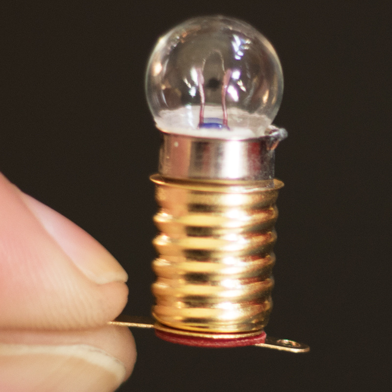 E10 Short-legged Yellow All-copper Screw Small Lamp Holder Lamp Holder Physical Circuit Electrical Experiment Small Light Bulb Electric Ball Holder