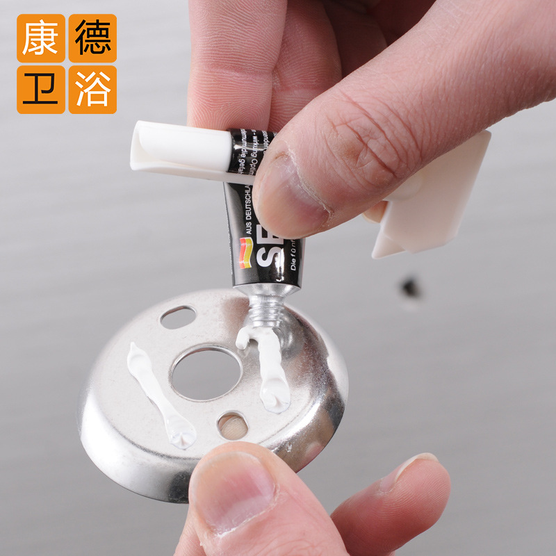 Kitchen and bathroom hardware nail-free glue squeezer glue roller multi-purpose squeezer hose toothpaste can be scraped and cut to wrap