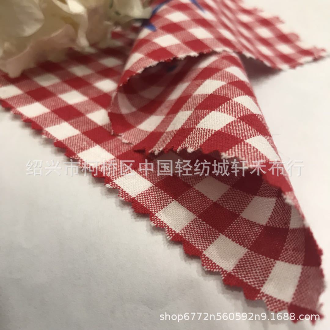 Classic explosive version of polyester cotton yarn-dyed plaid fabric children's clothing men's and women's shirt dress lining pocket cloth stock all the year round
