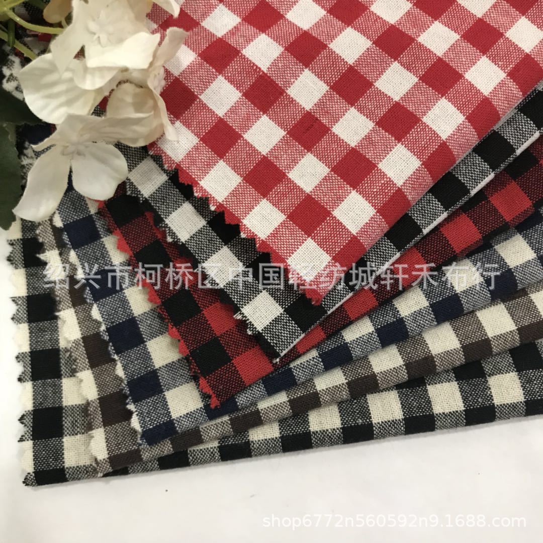 Classic explosive version of polyester cotton yarn-dyed plaid fabric children's clothing men's and women's shirt dress lining pocket cloth stock all the year round