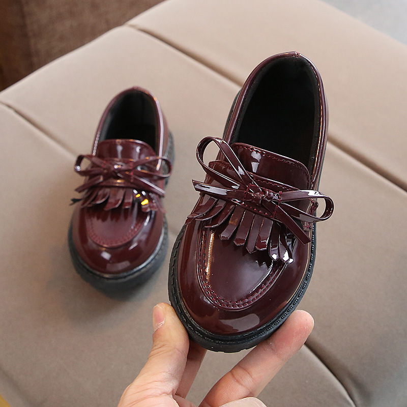 New 2024 Children's Leather Shoes Student Performance Shoes Retro Girls Patent Leather Single Leather Shoes Performance Children's Shoes Girls' Single Shoes