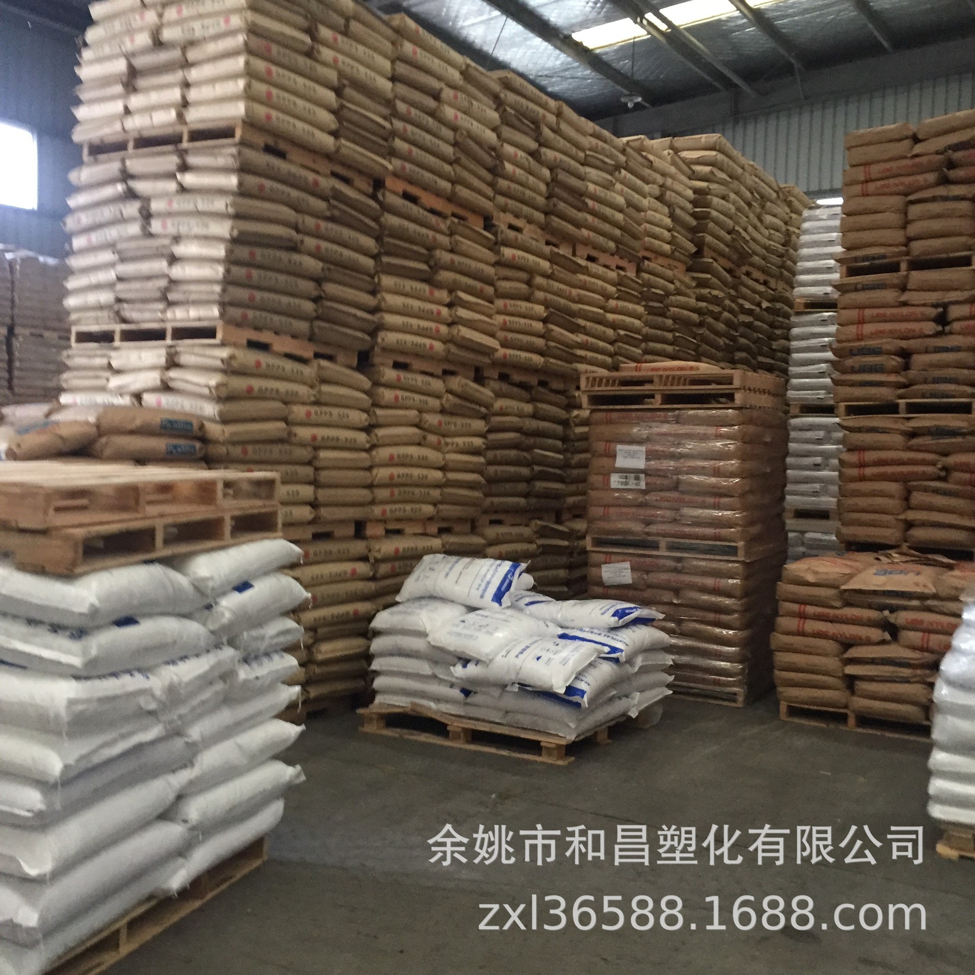 Enhanced 30% Pom Plastic Granules, High Impact Resistance, High Rigidity, High Strength, Environmentally Friendly, Recyclable, Ready Stock, Discounted Supply