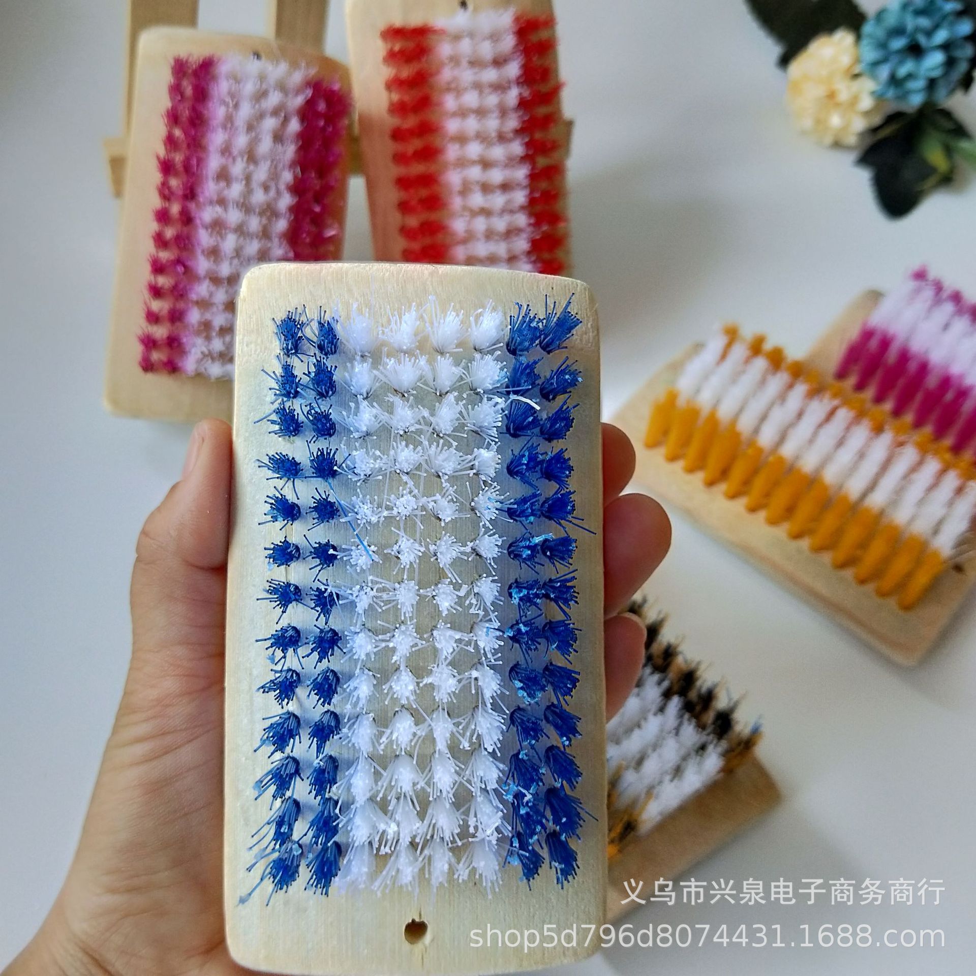 Large Wide Clothes Brush Bamboo Clothes Brush Thickeneded Bamboo Wide Clothes Brush Colorful Strip Clothes Brush Shoe Brush 1 Yuan Two Yuan Wholesale