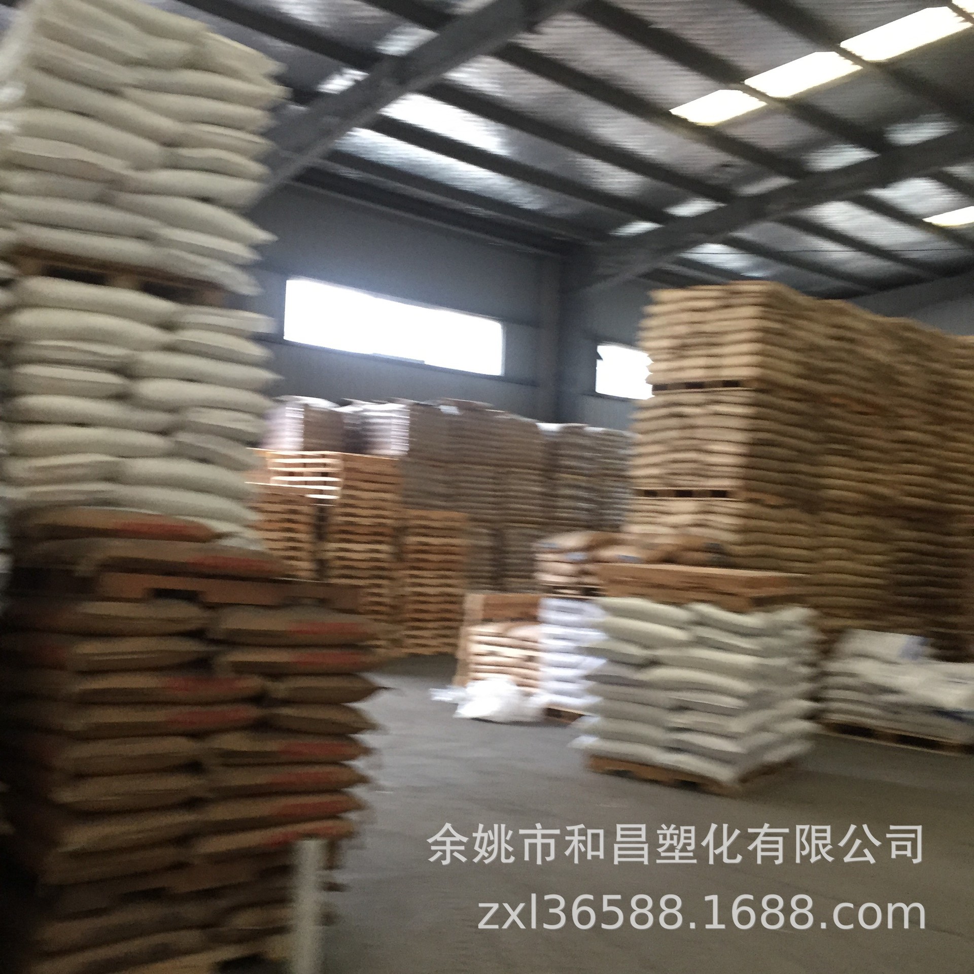 White Pom Reinforced 20 Plastic Granules, High Wear Resistance, High Strength, Rigid, Environmentally Friendly, Recyclable, in Stock, Discounted Supply