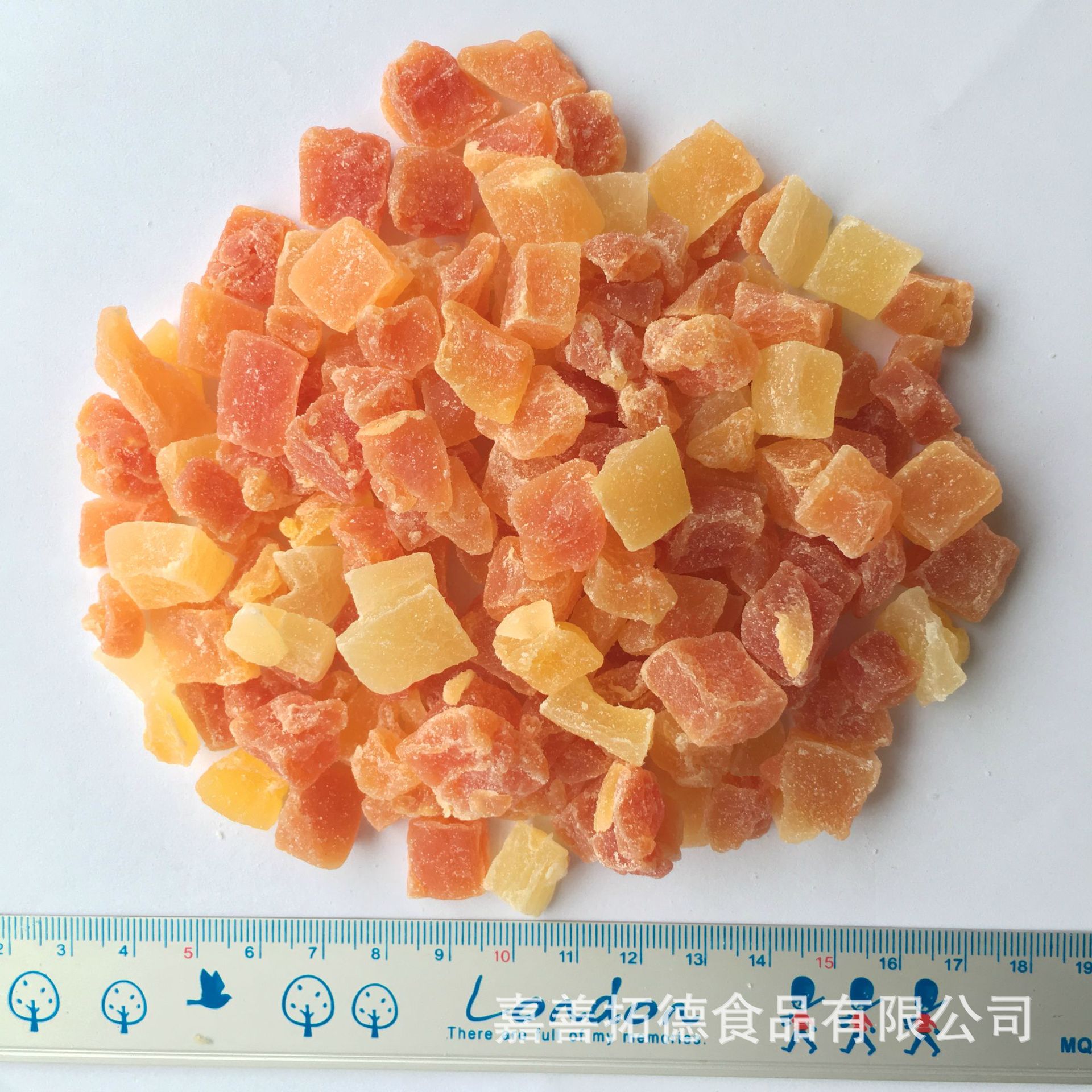 Ингредиенты для овсянки, кубики папайи, сырьё для выпечки