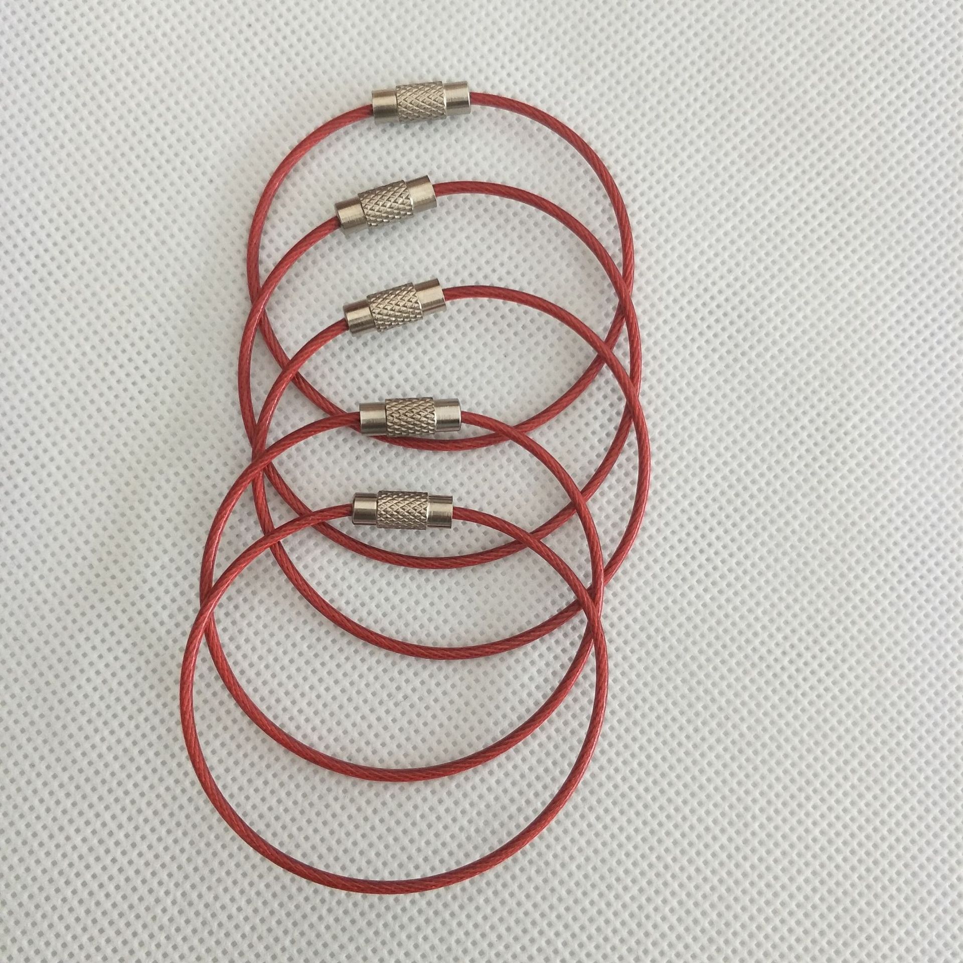 Manufacturers supply a variety of color coated wire rope colorful wire ring key wire ring luggage tag wire ring