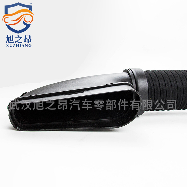 Applicable to Mercedes-Benz C- Class C180K/C200K air intake pipe W204 intake pipe hose OE2710900582