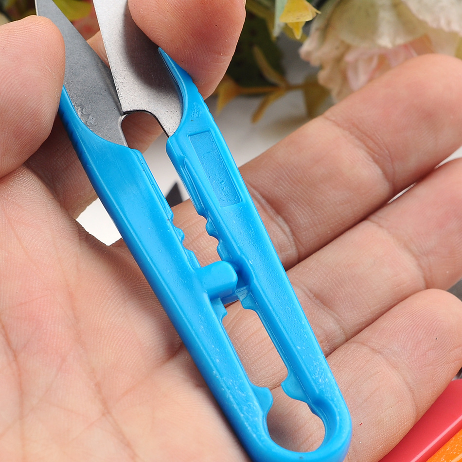 Wholesale supply plastic handle cross-stitch small scissors color yarn shear thread shear U-shaped shear individual packaging thread shear knife