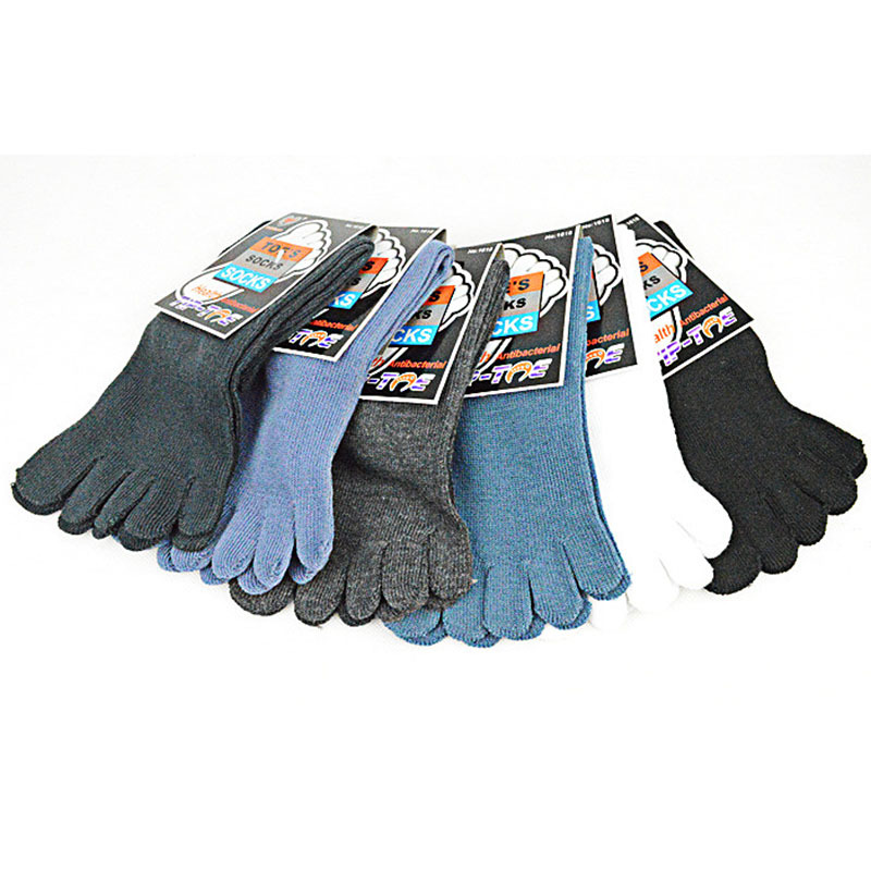Men's five-finger socks solid color mid-calf five-toe socks with card head polyester cotton socks factory wholesale each pair of hardcover five-toe socks thick