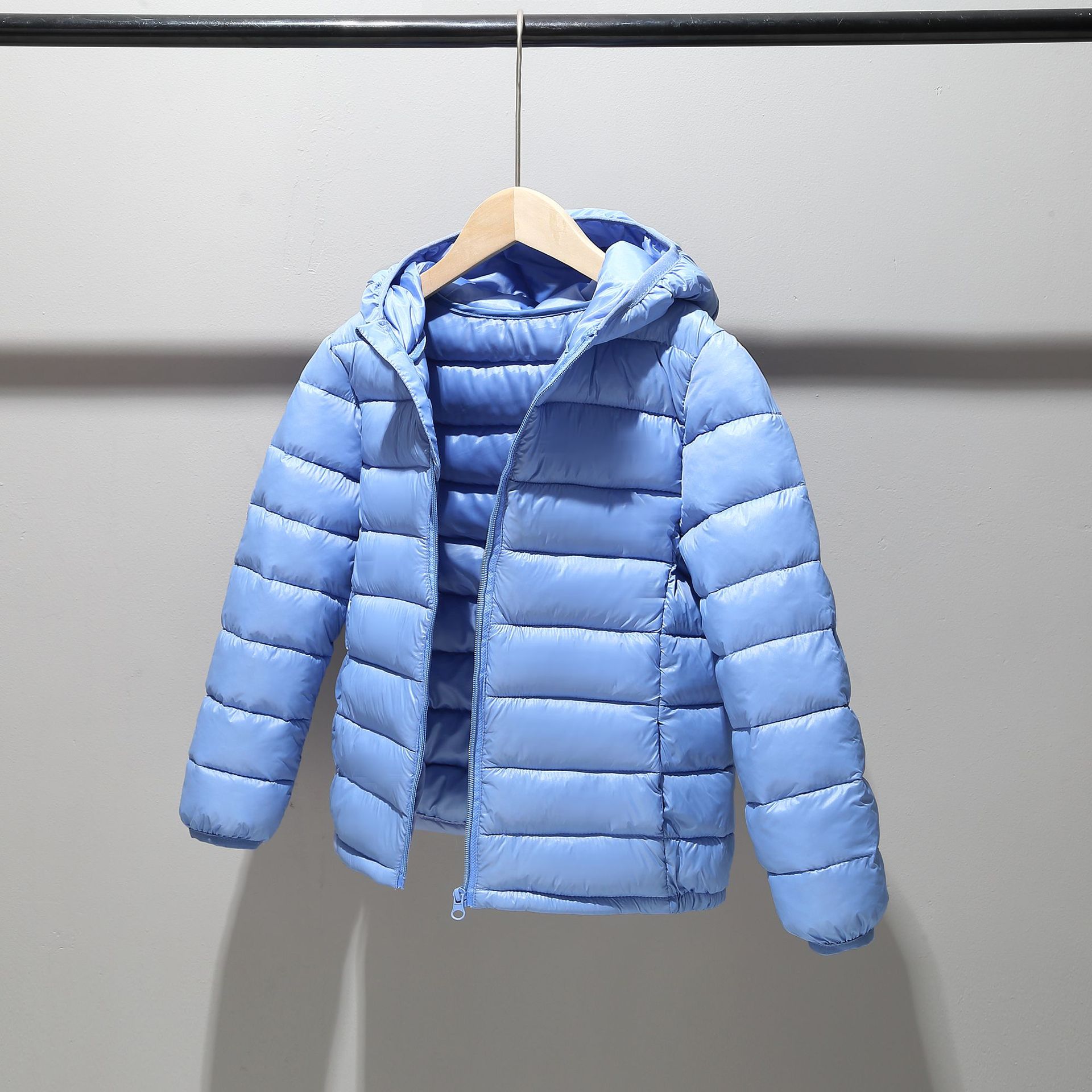 According to the new feather children's down jacket girls' cotton-padded clothes light boys down cotton-padded jacket winter clothes big children's autumn and winter coat