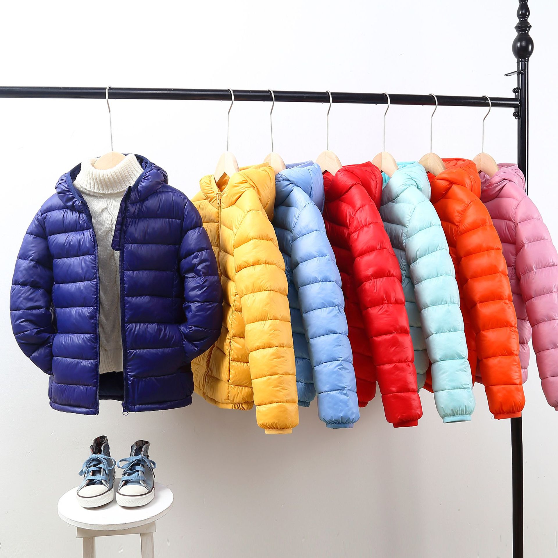 According to the new feather children's down jacket girls' cotton-padded clothes light boys down cotton-padded jacket winter clothes big children's autumn and winter coat