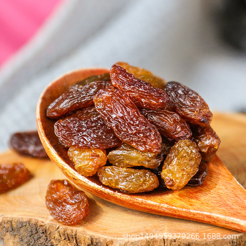 Baked Xinjiang red raisin large particles rose red raisin 100g red grape seed-free baking raw materials