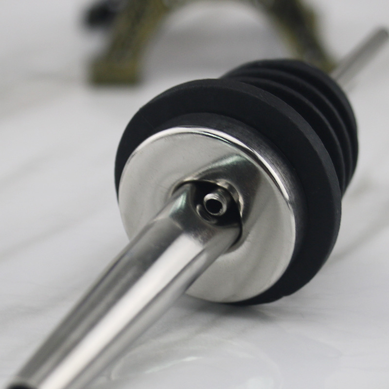 304 Stainless Steel Wine Pourer Red Wine Spout Stainless Steel Wine Pourer Wine Pourer Silicone Bottle Stopper with Lid