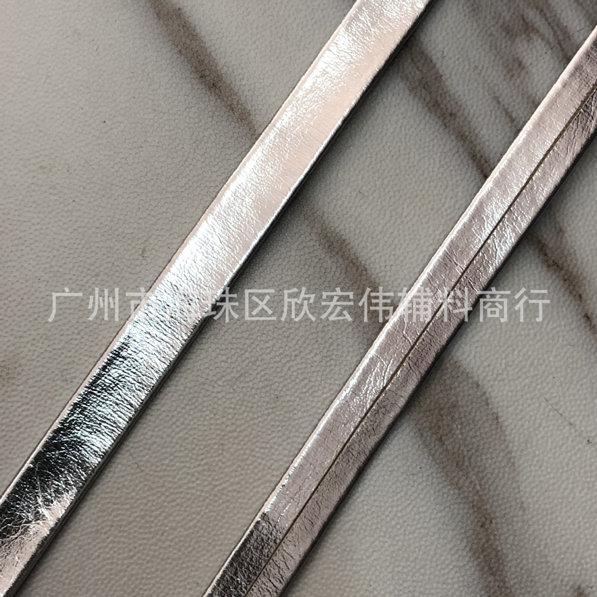 Pu leather webbing 5-50mm black and white gold silver folding leather rope luggage leather webbing sofa bed decoration