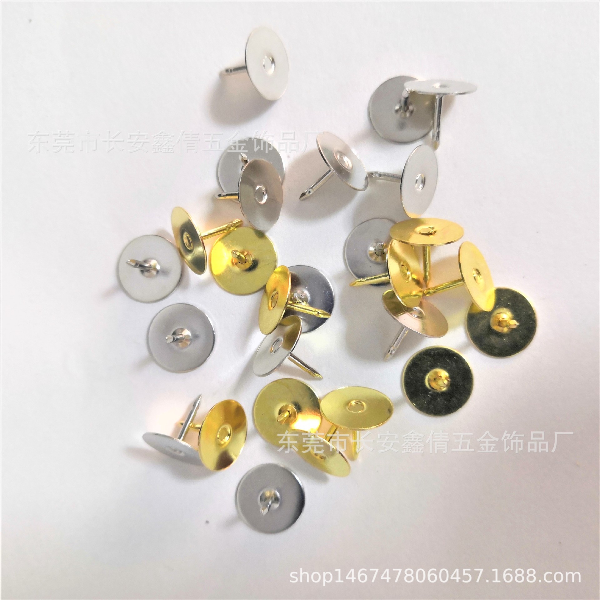 Factory supply golden brass badge barbed horse needle butterfly cap silver round head card cap badge flat top buckle