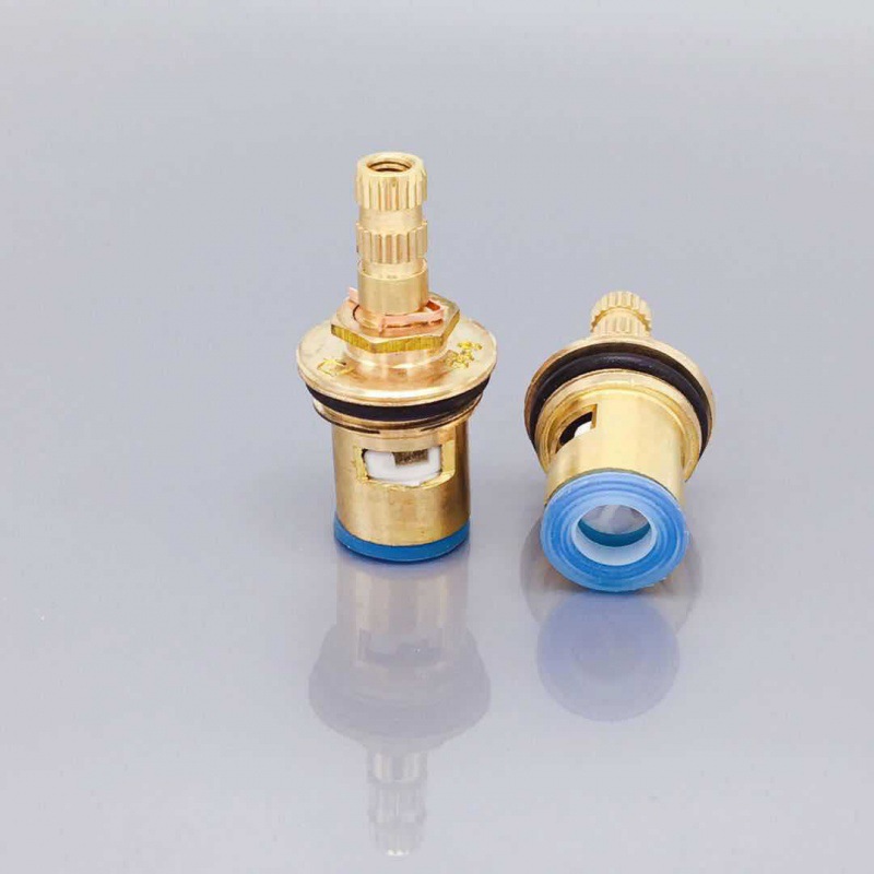 Single Cold Valve Core, Various Thickened Specifications with Retaining Ring, Copper Valve Core Body, Ceramic Disc, Commonly Used Angle Valve for Faucets, Concealed Valve