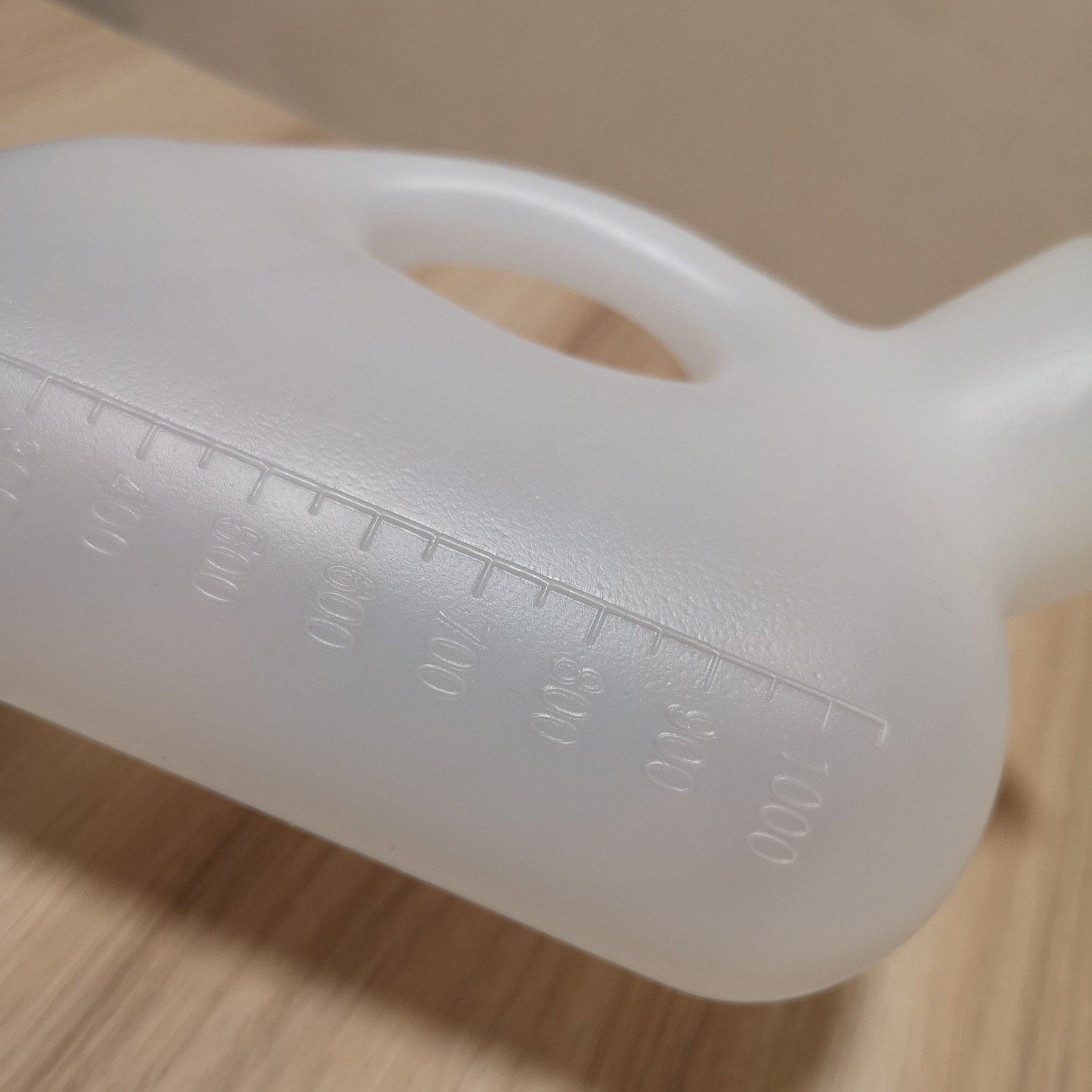 Factory Direct Supply men's transparent plastic urinal 1000ml night pot hospital disposable urinal thickened