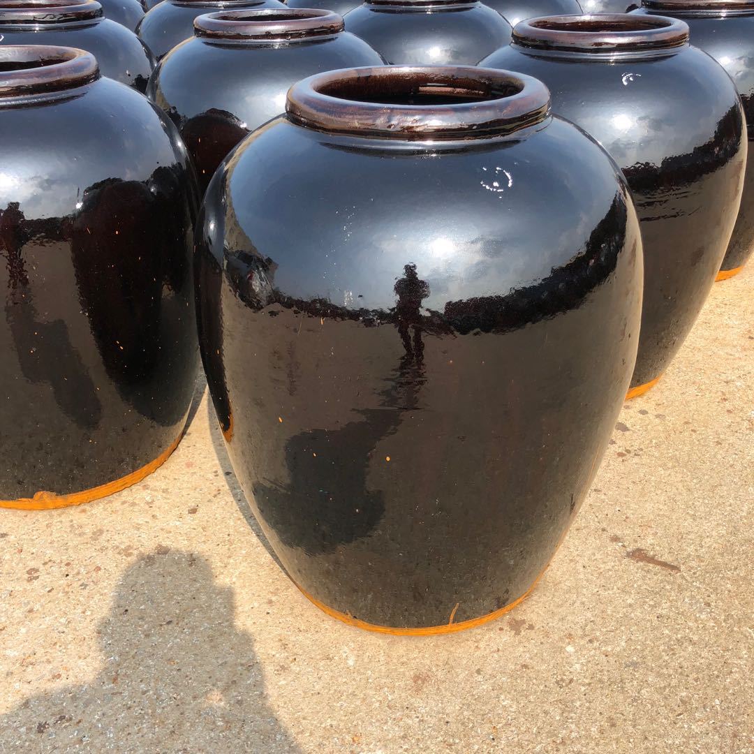 Manufacturers Supply 250kg Black Glazed Ceramic Large Wine Jar Fermentation Cylinder Earthenware Cylinder Wine Storage Cylinder 250kg Large Wine Cylinder