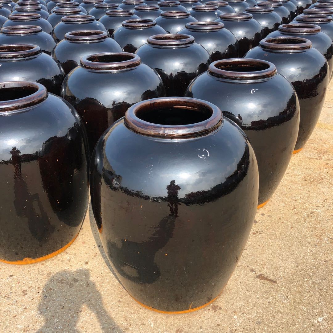 Manufacturers Supply 250kg Black Glazed Ceramic Large Wine Jar Fermentation Cylinder Earthenware Cylinder Wine Storage Cylinder 250kg Large Wine Cylinder