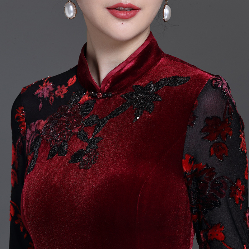 Middle-aged and elderly gold velvet embroidery dress Xi mother-in-law hot selling cheongsam skirt wedding banquet mother dress cheongsam clothes