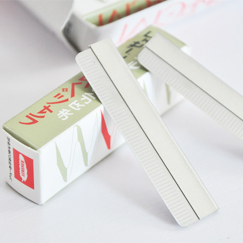 Professional Eyebrow Blade Eyebrow Scraper Male and Female Safety Eyebrow Artifact for Beginner Beauty Salon Makeup Artist