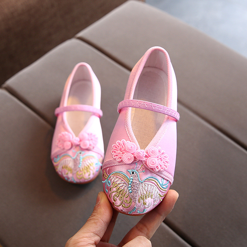 Factory direct children's embroidered shoes Hanfu shoes girls little girls costume baby old Beijing cloth shoes dance shoes