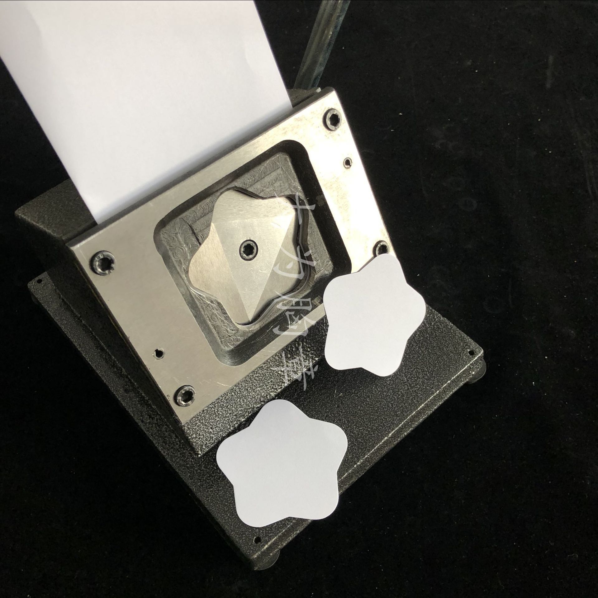 58mm Badge Round Manual Metal Desktop Paper Cutter Pvc Cutter Badge Matching Round Cutter Paper Cutting Machine