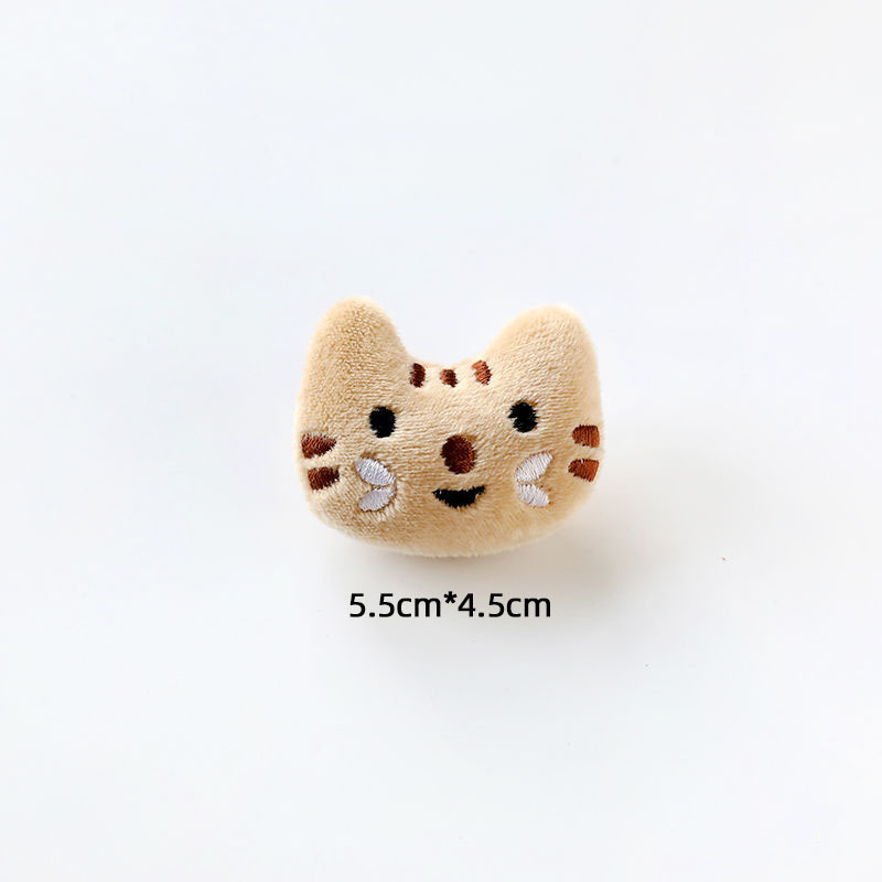 Factory Japanese style cartoon plush brooch clothes bag pin cute cat fish bee decoration accessories wholesale