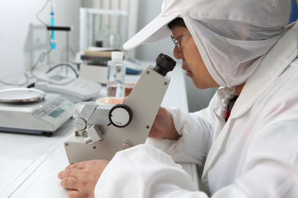 Cinnamaldehyde 99% 104-55-2