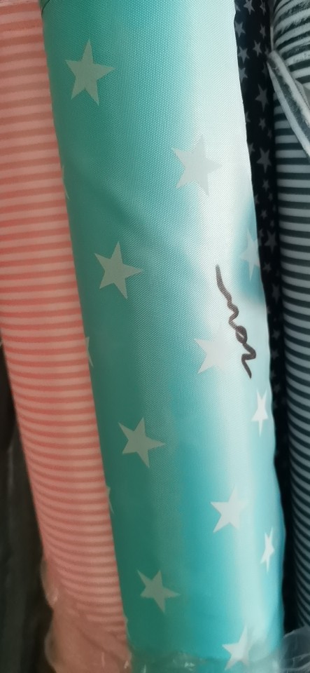 Non-woven fabric replaces Bhutto base cloth and lining cloth at an affordable price. Weight: 30-150g. Good fastness and hardness can be determined.