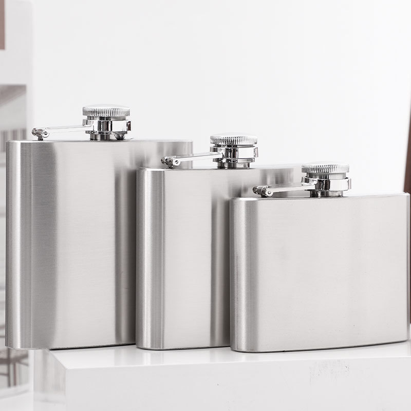 Classic portable hip flask stainless steel 201 material 3 to 10 oz plastic lid brushed silver color 1-2oz keychain