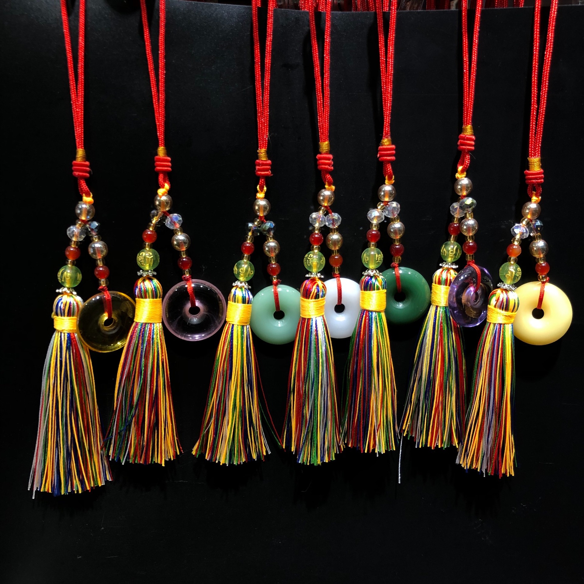 Новый кулон в форме стеклянного нефрита, семицветный маленький кулон с бляшкой, цветной кисточкой, для мобильного телефона, ключей