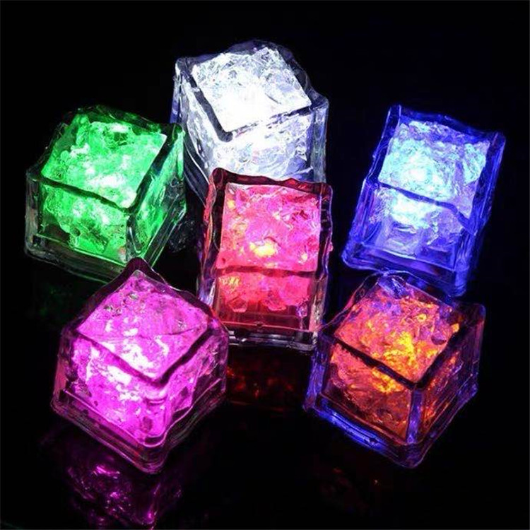 Water bright light-emitting ice flashing colorful bar toys LED fast and slow flash induction small ice light manufacturers direct sales