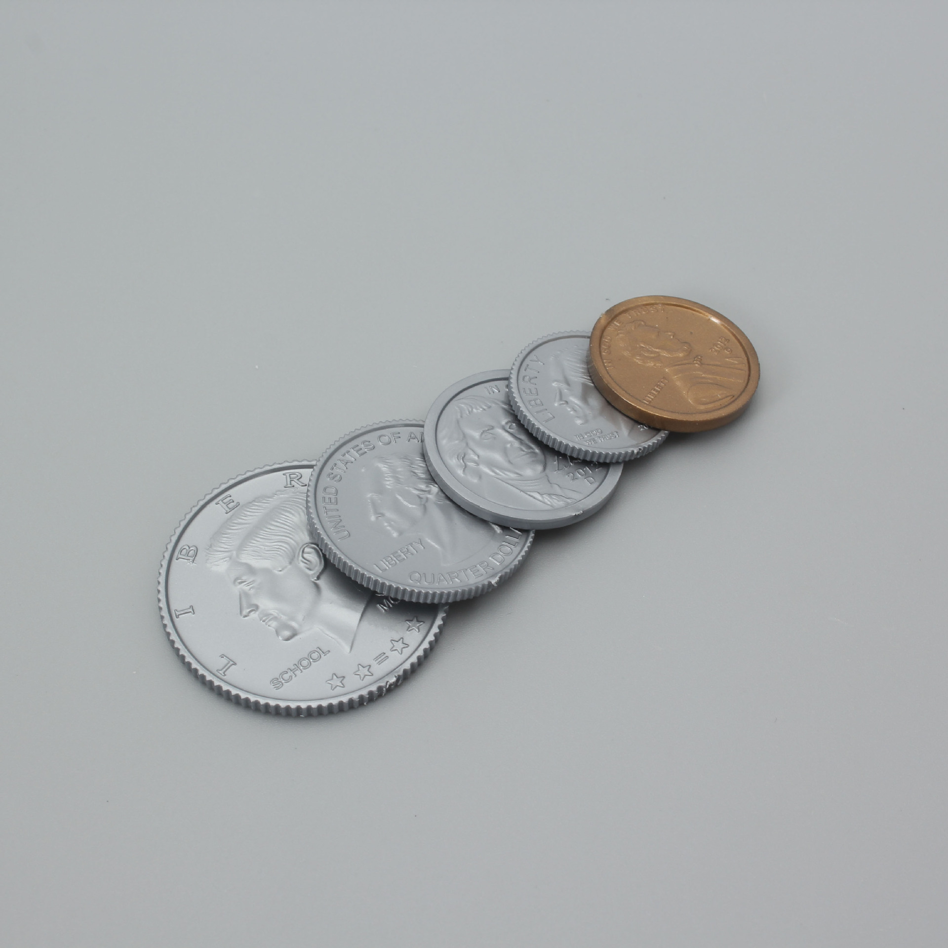The Manufacturer Supplies Plastic Tokens, Various Points Coins, Cents Coins, Pound Coins, Various Antique Coins, and Samples Can Be Customized