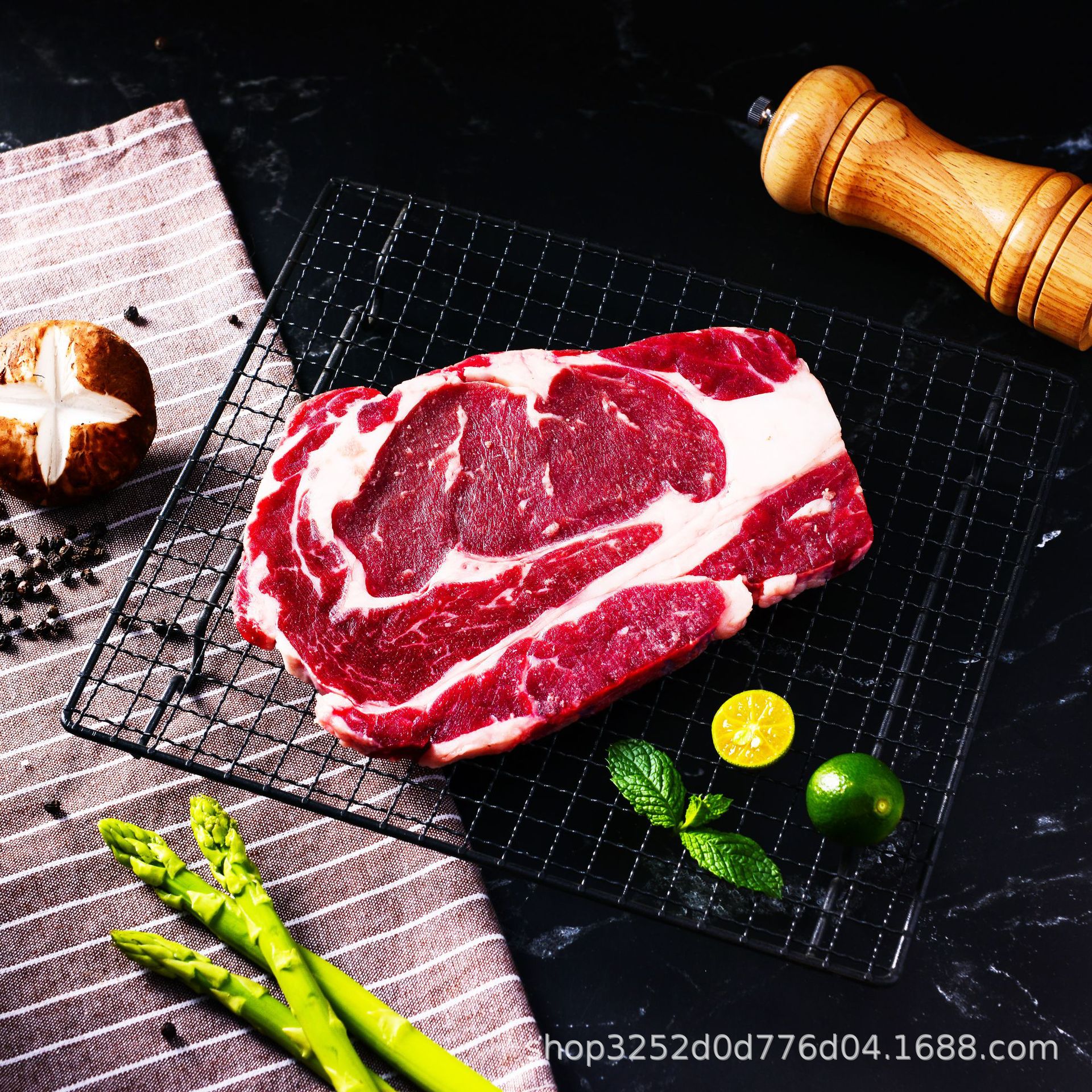 Raw Cut Steak Wholesale Sirloin Steak Filet Black Pepper Sirloin Tomahawk Commercial Street Stall Street Steak Factory Direct Supply