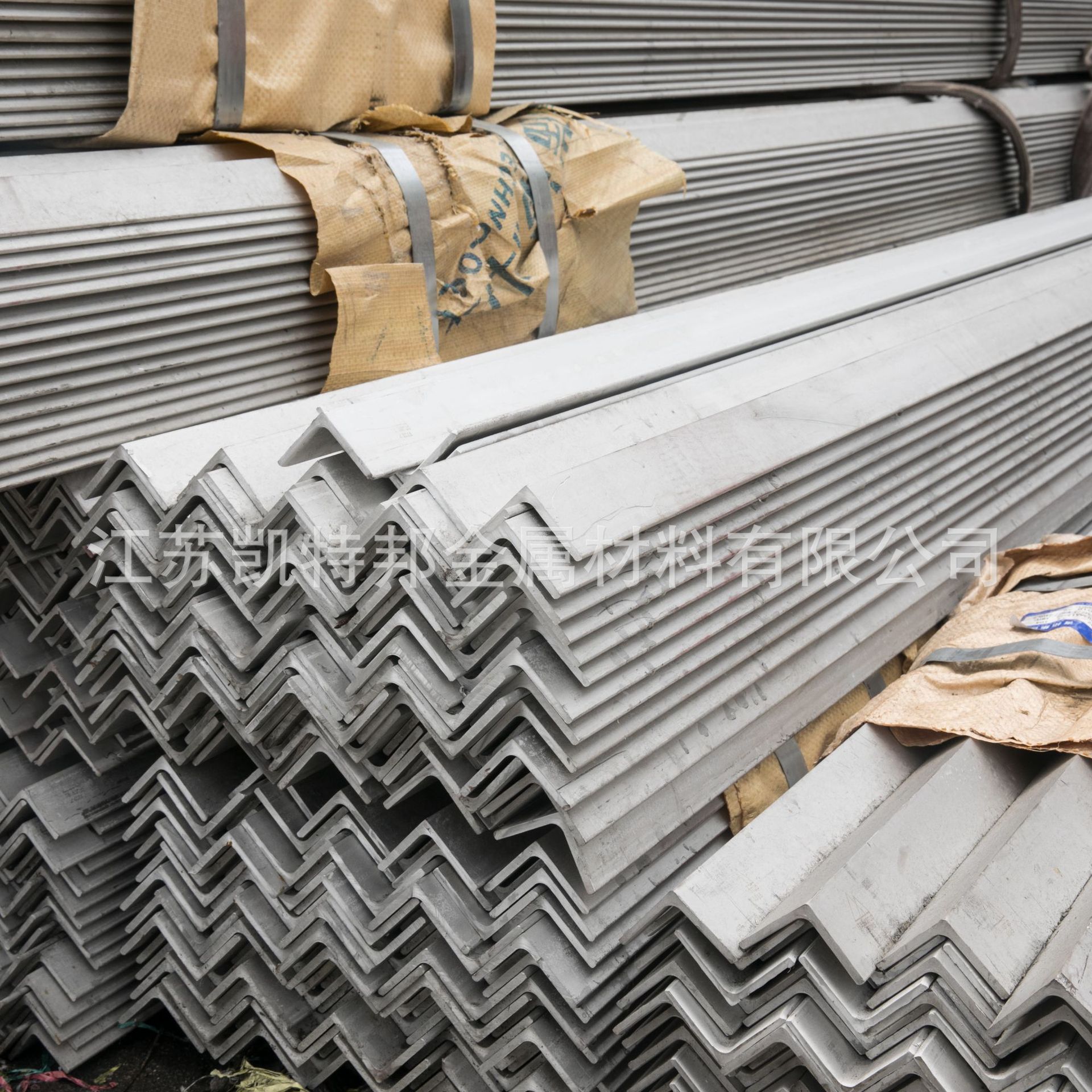 Manufacturer Customized Stainless Steel Angle Steel 304 Angle Steel Angle Iron, Various Specifications Can Be Cut and Punched Stainless Steel Angle Steel