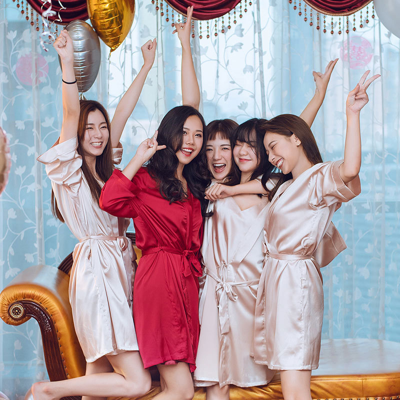 Bride and Bridesmaid Group Dressing Gown Wedding Bestie Lying on the Year of Birth Embroidered Pajamas Sexy Nightgown Nightgown for Women Summer