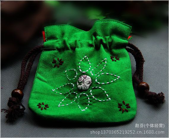 Yunnan women's bag ethnic style bag personality handmade Thorn flower fabric bag manufacturers wholesale