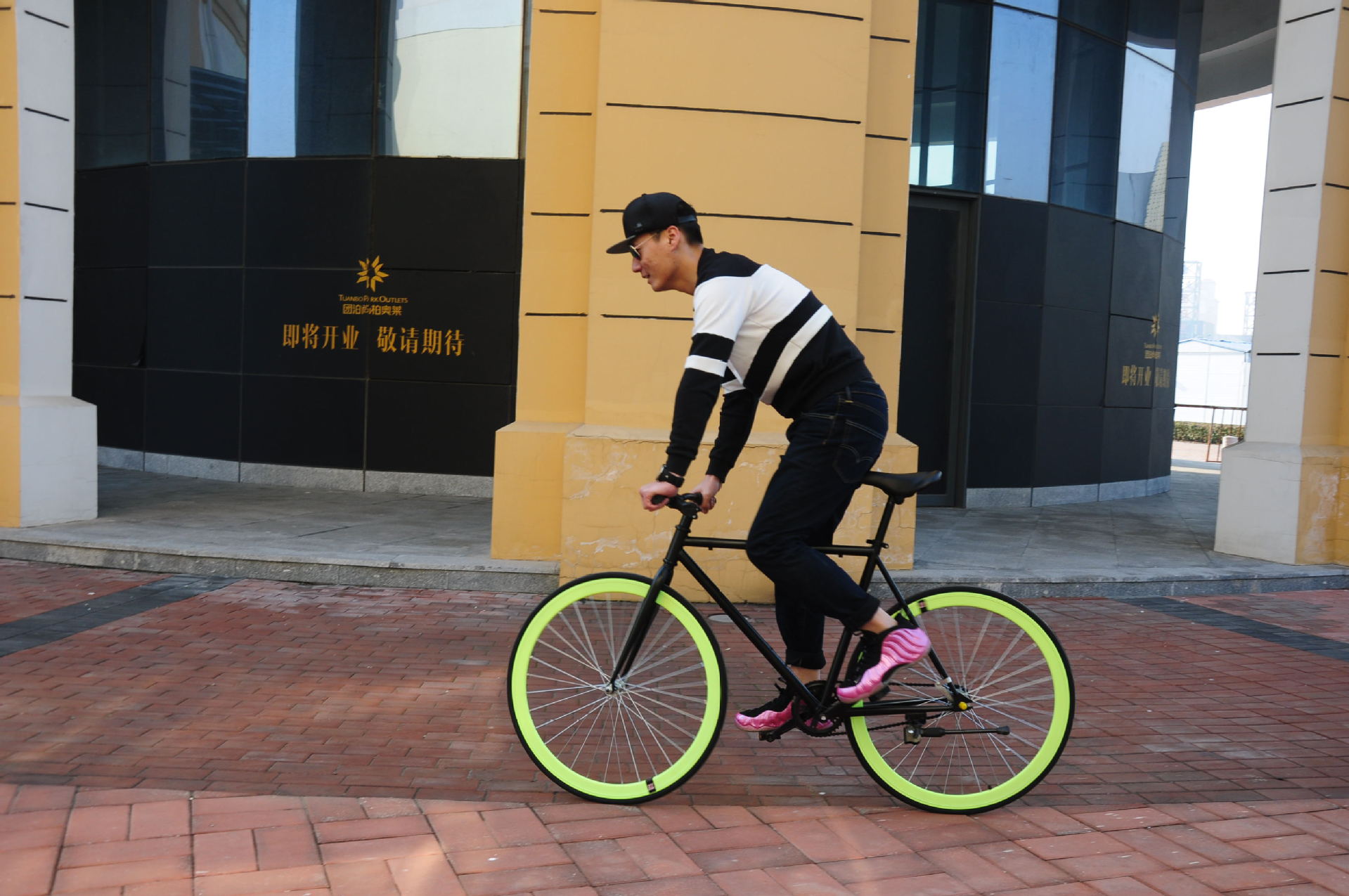 Factory delivery 60 knife dead fly bicycle live fly upside down ride brake men's and Women's Student bicycle fluorescent dead fly