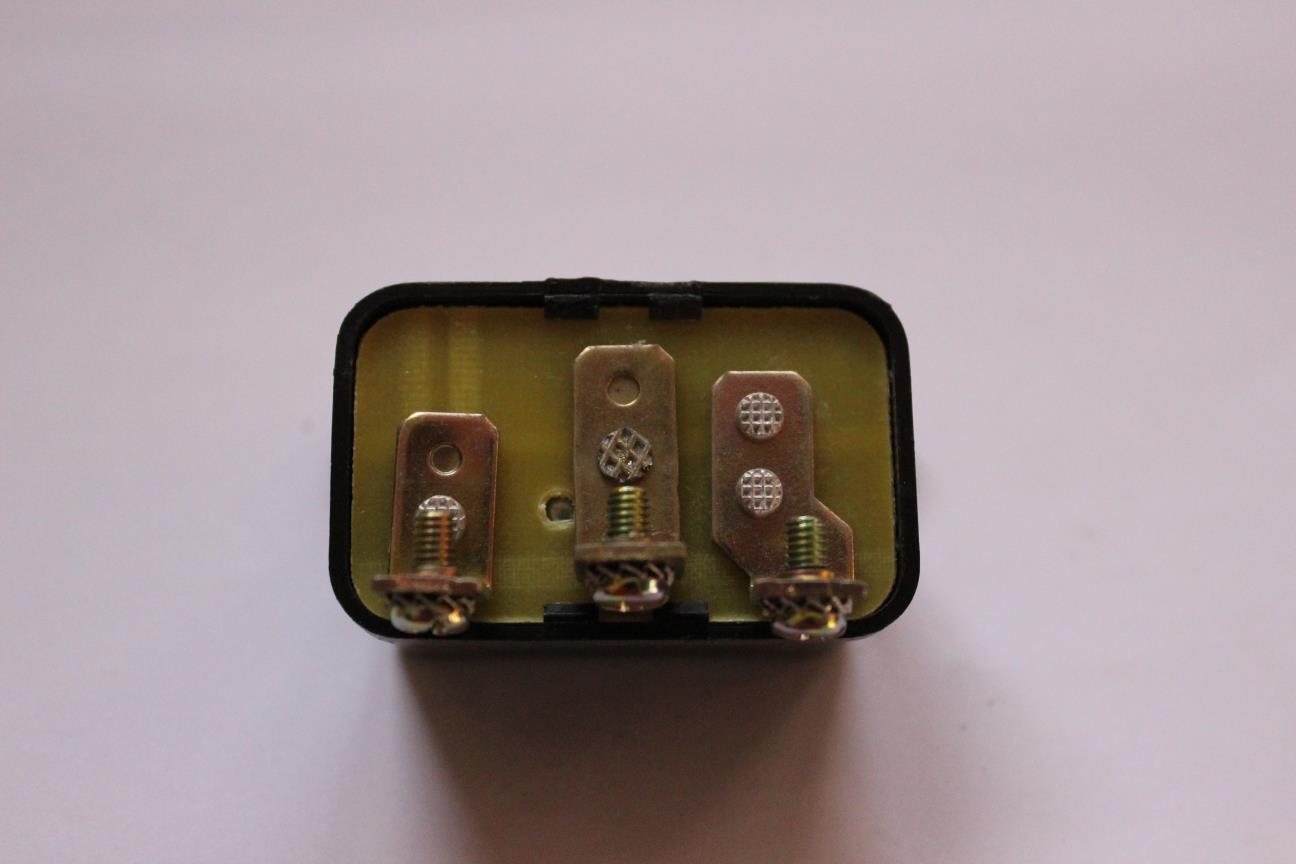 Manufacturers a Lot Wholesale Plastic Horn Relay Backrest Car Relay