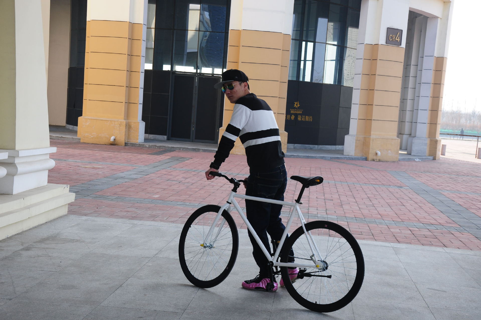 Factory delivery 60 knife dead fly bicycle live fly upside down ride brake men's and Women's Student bicycle fluorescent dead fly