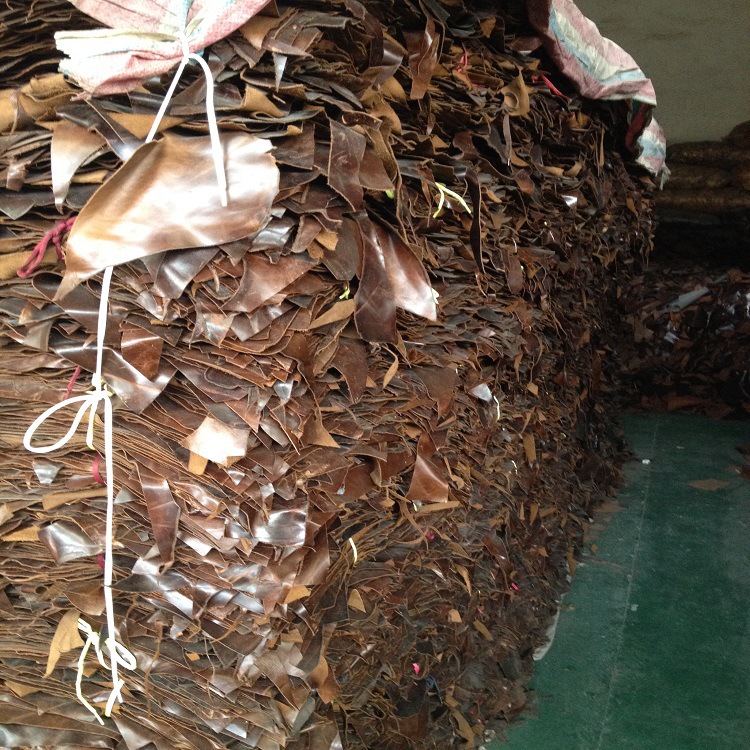 Фабричная партия измельченной кожи первого слоя из коровьей кожи, смешанная партия 10 юаней, 0,5 кг, может использоваться как мелкие аксессуары