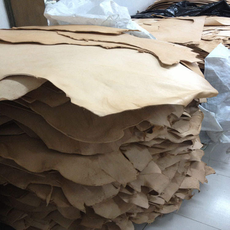Factory Spot First-Layer Cowhide Shredded Leather Scraps Mixed Batch 10 Yuan 0.5kg Can Be Used as Small Accessories