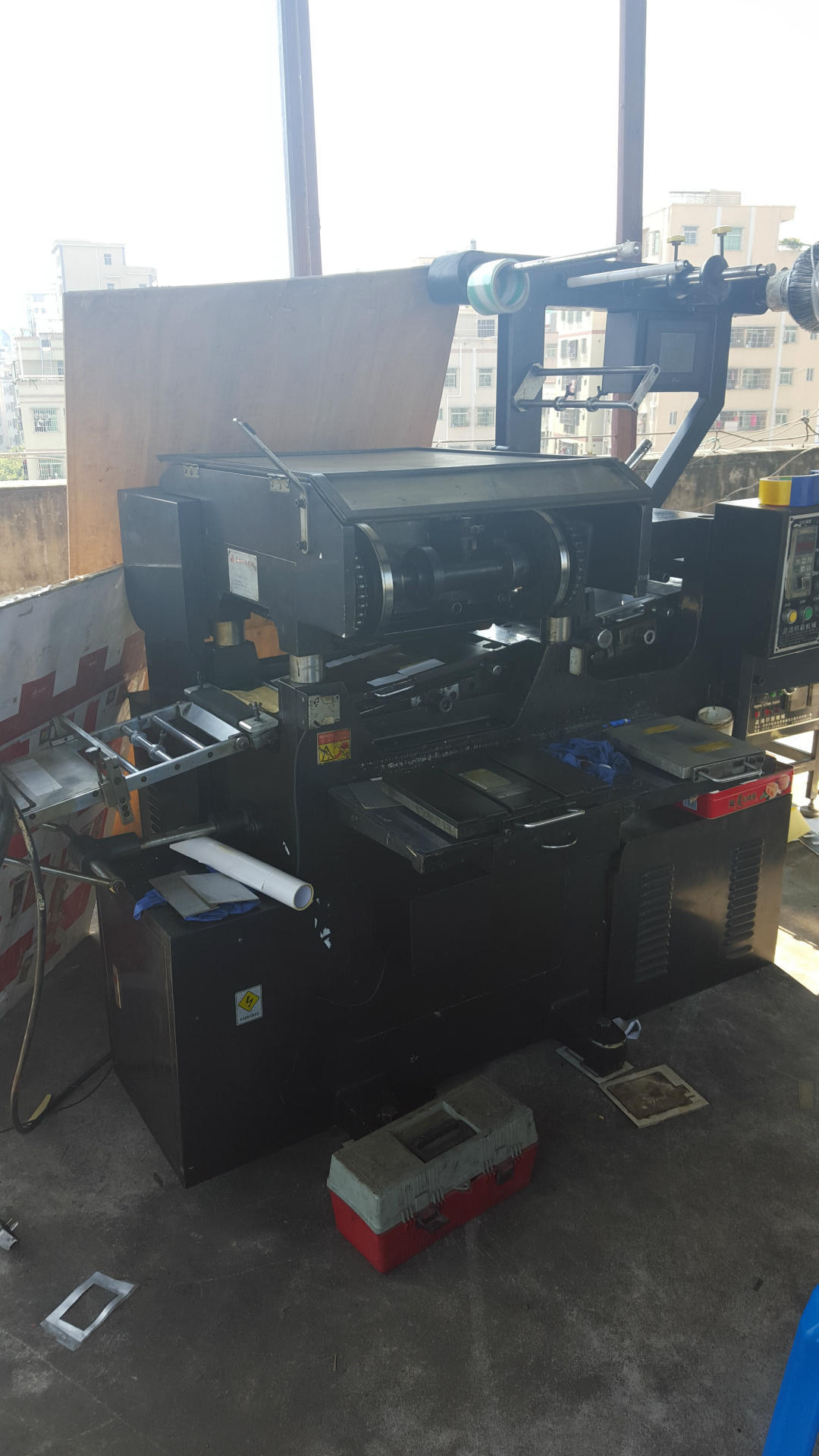 Продажа и приобретение: использованное оборудование для штамповки и наклеек в Гуанчжоу