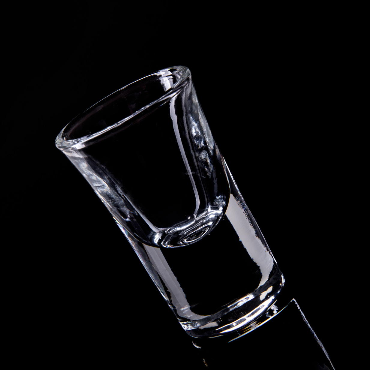 Hot sale small wine glass thick bottom wine swallow glass small wine glass wine glass manufacturers wholesale glass