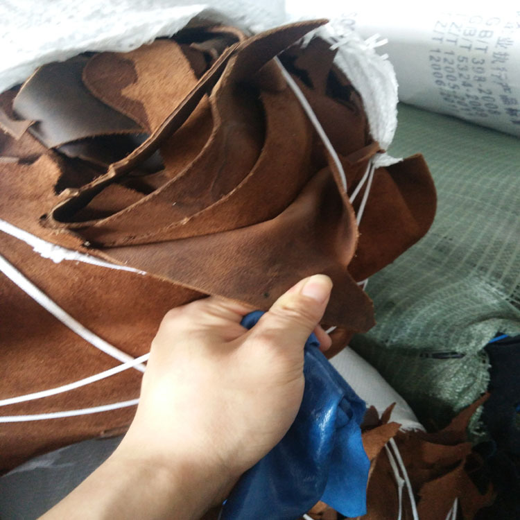 Oil Waxed Leather, Crazy Horse Leather, Capsulesed First-Layer Cowhide Scraps, Large Scraps, Long-Term Supply of Beach Shoe Materials